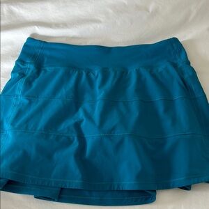 Lululemon skort so cute! Size 4!
